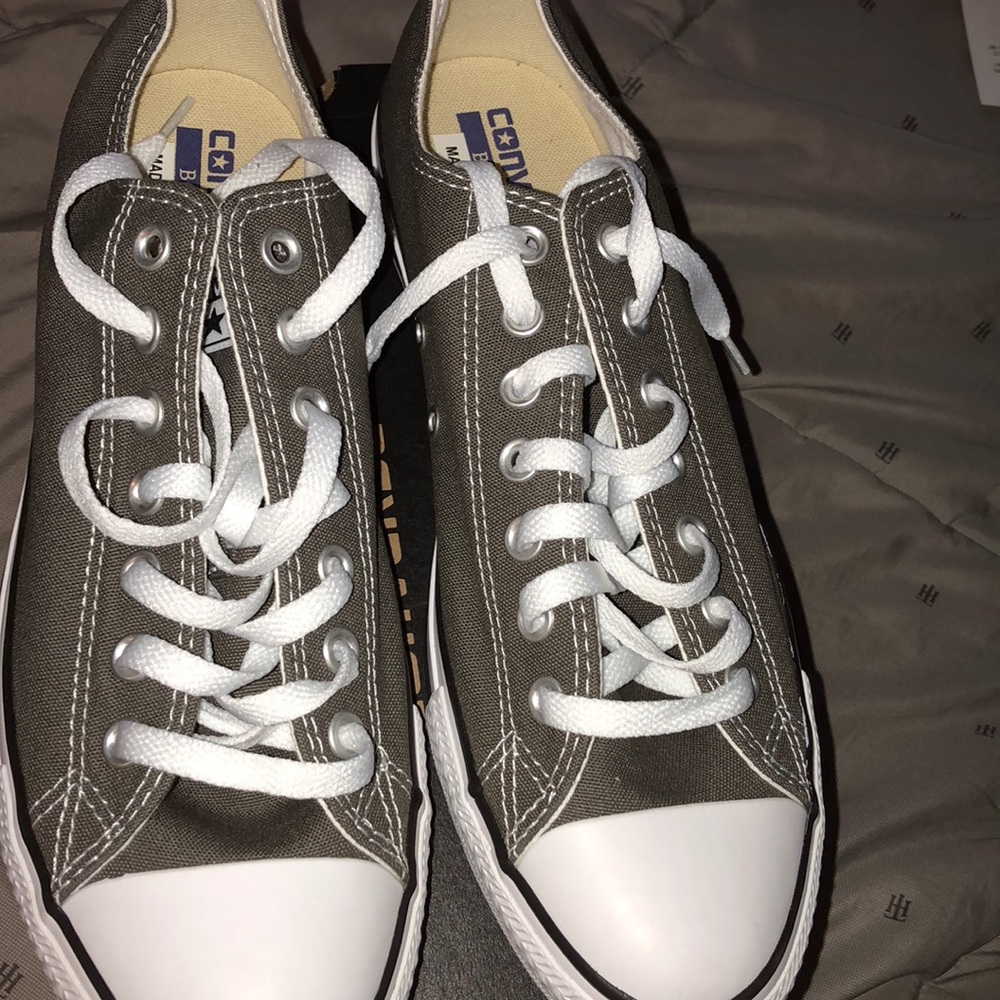 Grey converse